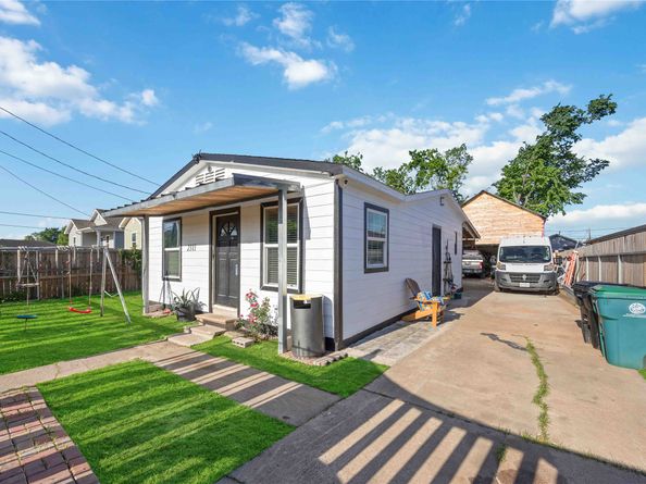 2311 Russell Street, Houston TX 77026