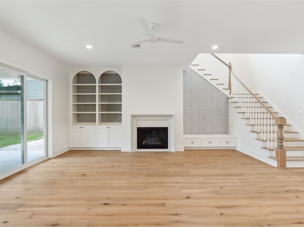 1335 Gardenia Drive, Houston TX 77018