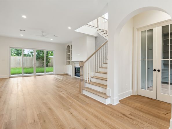 1335 Gardenia Drive, Houston TX 77018