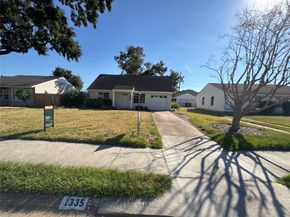 1335 Gardenia Drive, Houston TX 77018