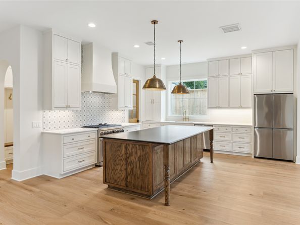 1335 Gardenia Drive, Houston TX 77018