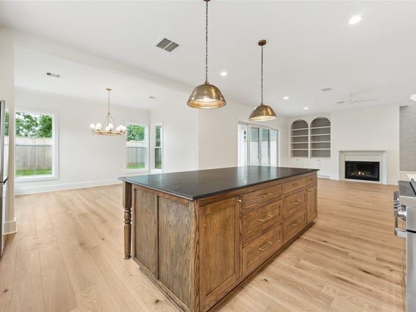 1335 Gardenia Drive, Houston TX 77018