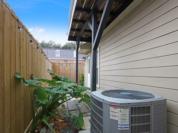 1014 Rochow Street, Houston TX 77019