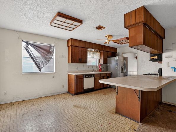 16119 Pine Street, Channelview TX 77530