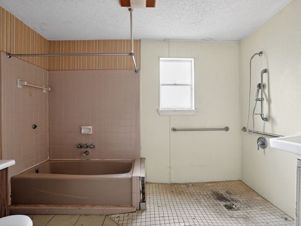 16119 Pine Street, Channelview TX 77530