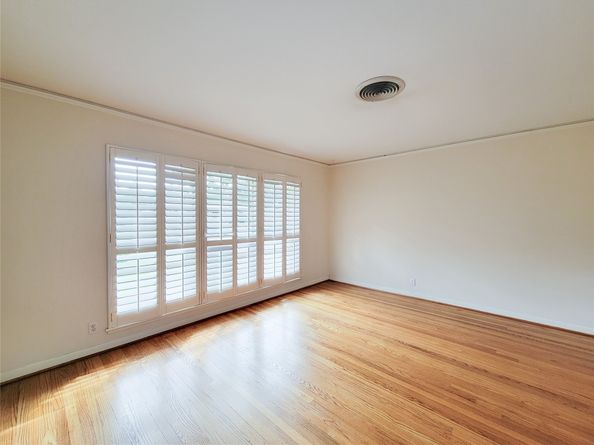 5442 Kinglet Street, Houston TX 77096