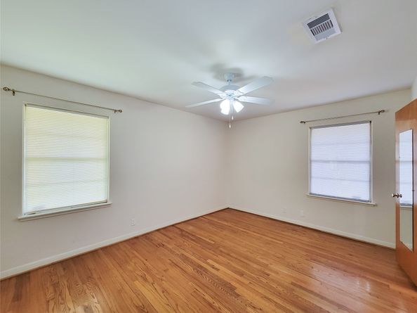 5442 Kinglet Street, Houston TX 77096