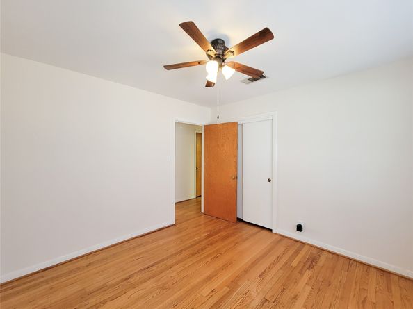 5442 Kinglet Street, Houston TX 77096