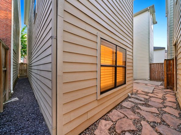 5817 Darling Street D, Houston TX 77007