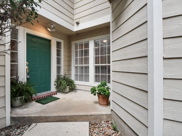 138 N Magnolia Pond Place, The Woodlands TX 77381