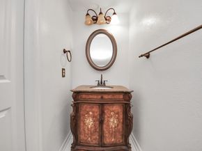 138 N Magnolia Pond Place, The Woodlands TX 77381