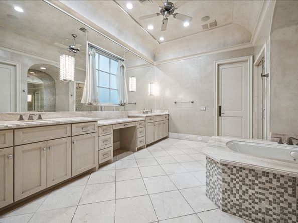 601 Lindenwood Drive, Houston TX 77024