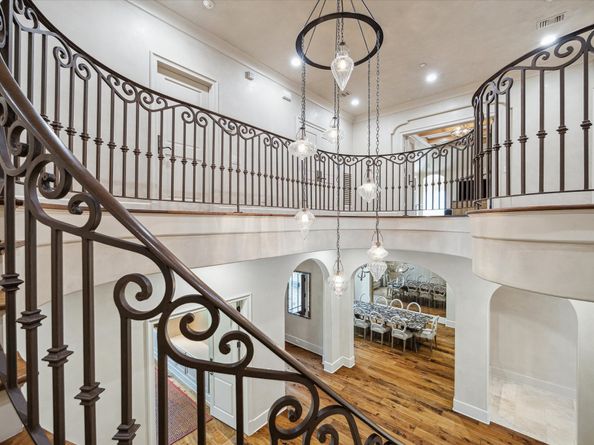 601 Lindenwood Drive, Houston TX 77024