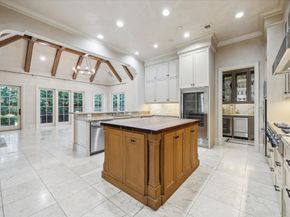 601 Lindenwood Drive, Houston TX 77024