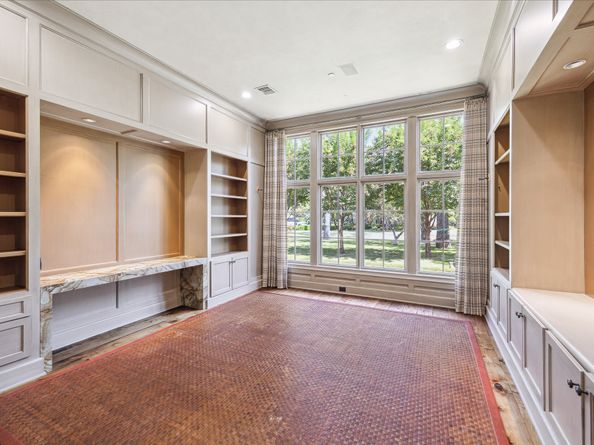 601 Lindenwood Drive, Houston TX 77024