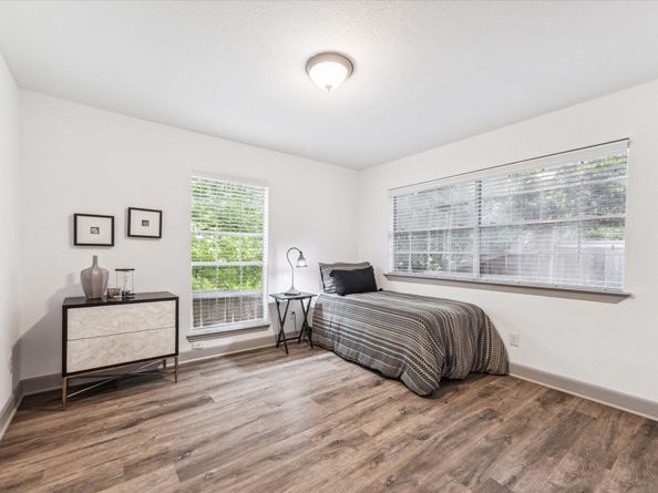 1880 White Oak Drive Drive 129, Houston TX 77009