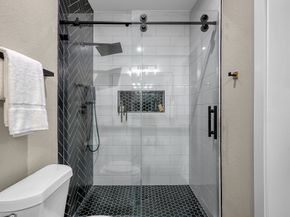 2105 Esther Drive A/B, Houston TX 77088
