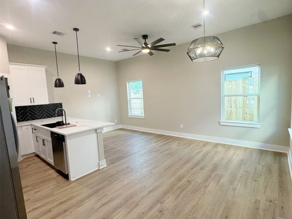 2105 Esther Drive A/B, Houston TX 77088