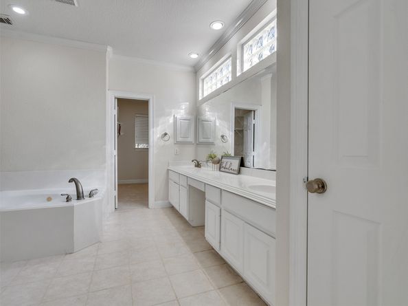 4810 N Pine Brook Way, Pasadena TX 77059