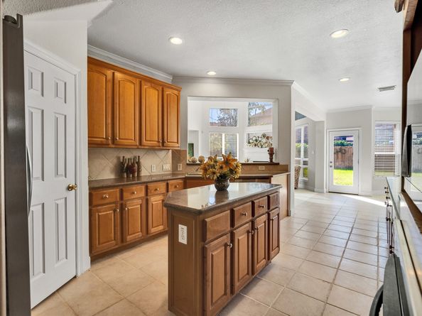 4810 N Pine Brook Way, Pasadena TX 77059