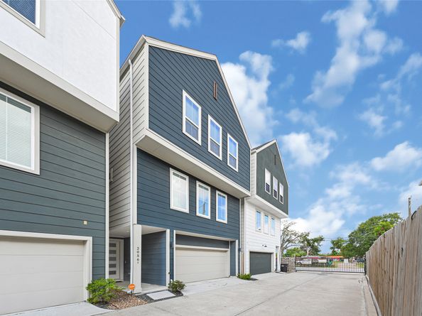 2056 Johanna Drive F, Houston TX 77055