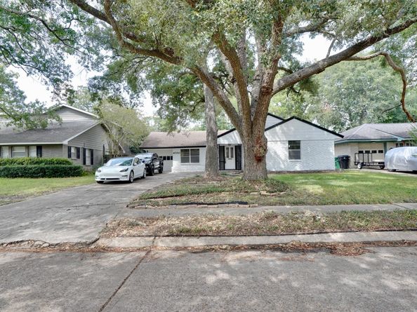 4550 Spellman Road, Houston TX 77035