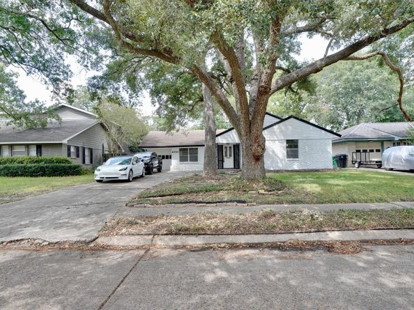 4550 Spellman Road, Houston TX 77035