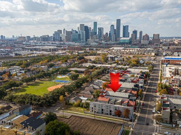 3028 Commerce Street, Houston TX 77003