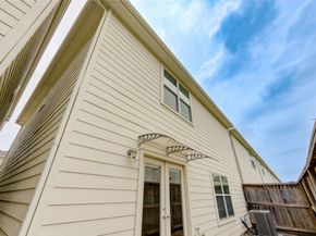 3721 Main Poplar Drive, Houston TX 77025