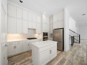 906 Reinerman Street, Houston TX 77007