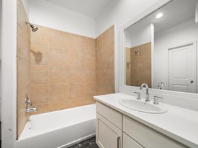 906 Reinerman Street, Houston TX 77007