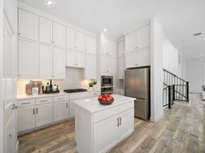 906 Reinerman Street, Houston TX 77007