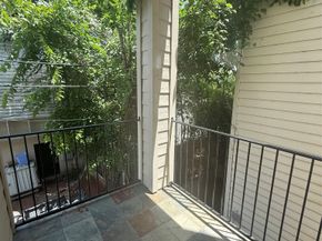 906 Reinerman Street, Houston TX 77007