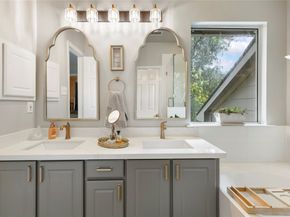 74 Valley Oaks Circle, The Woodlands TX 77382