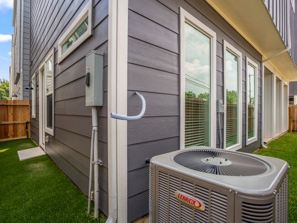 5229 Hillman Street A, Houston TX 77023