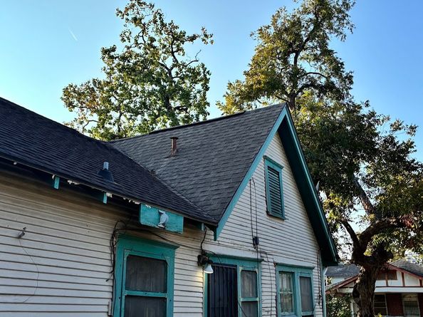 305 Eastwood Street, Houston TX 77011