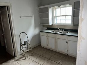 305 Eastwood Street, Houston TX 77011