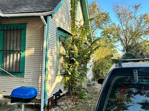 305 Eastwood Street, Houston TX 77011