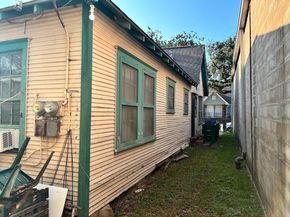 305 Eastwood Street, Houston TX 77011