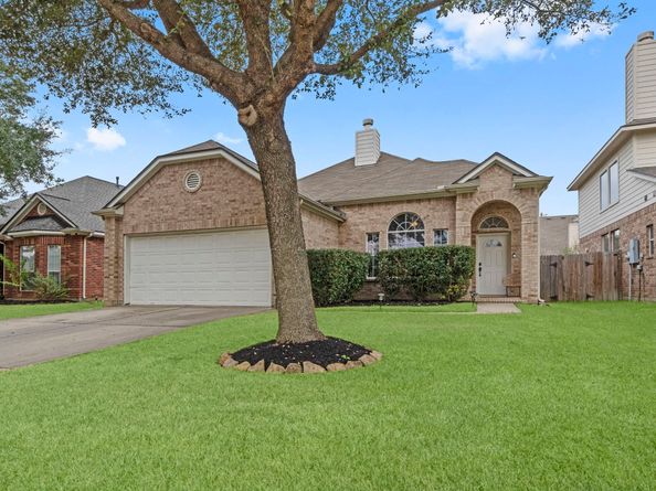 12102 Green Willow Falls Drive, Tomball TX 77375