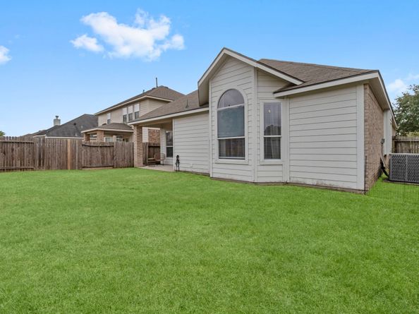 12102 Green Willow Falls Drive, Tomball TX 77375