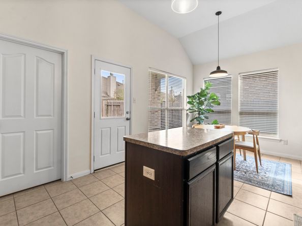 12102 Green Willow Falls Drive, Tomball TX 77375