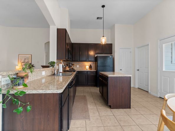 12102 Green Willow Falls Drive, Tomball TX 77375