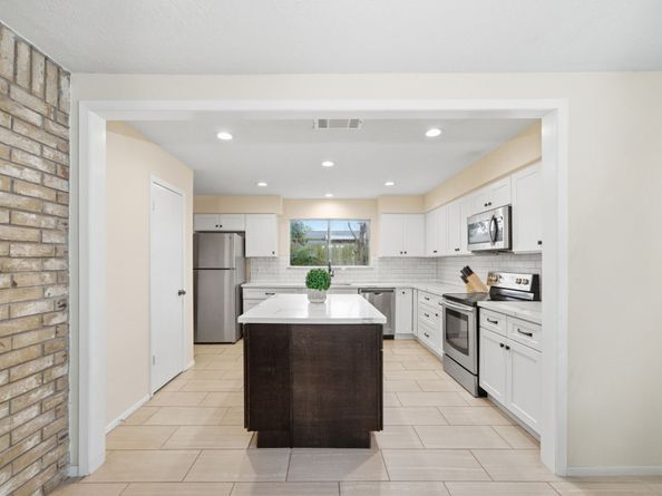 16918 Barkentine Lane, Friendswood TX 77546