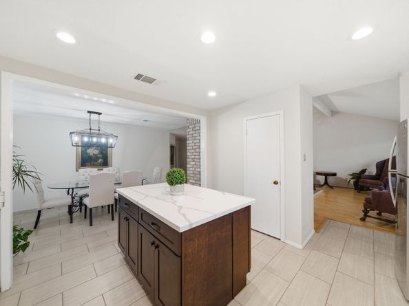 16918 Barkentine Lane, Friendswood TX 77546