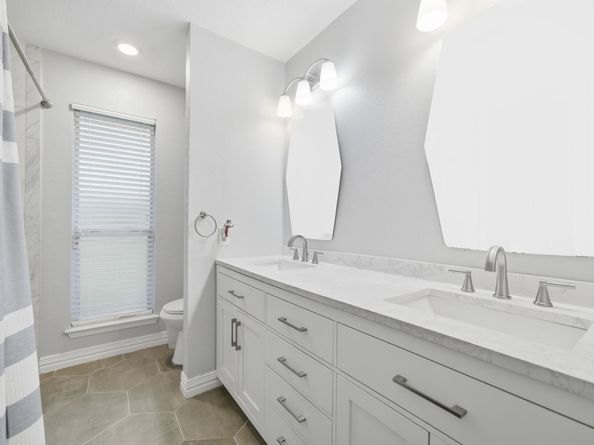 16918 Barkentine Lane, Friendswood TX 77546