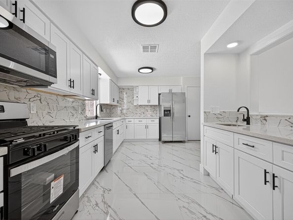 15934 Tumbling Rapids Drive, Houston TX 77084