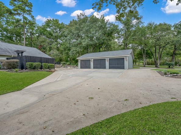 3272 Teas Nursery Road, Conroe TX 77304