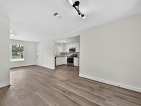 7023 Crestmont Street, Houston TX 77033