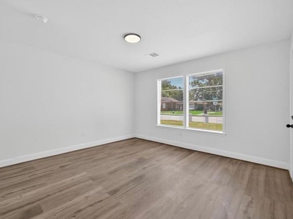 7023 Crestmont Street, Houston TX 77033